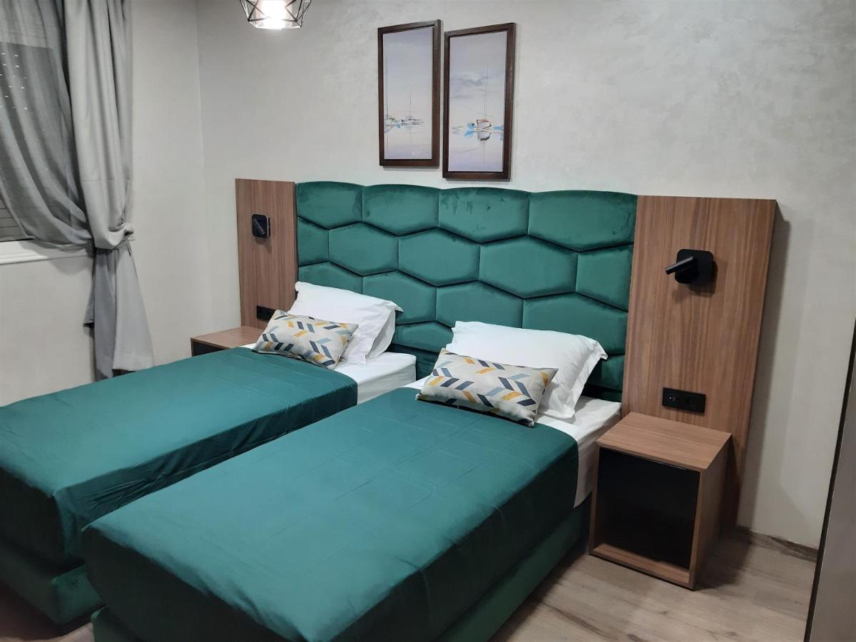 Appartement Pour Familles En Residence Avec Piscine Et Wifi Marrakesh Eksteriør bilde
