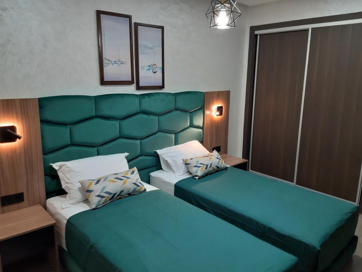 Appartement Pour Familles En Residence Avec Piscine Et Wifi Marrakesh Eksteriør bilde